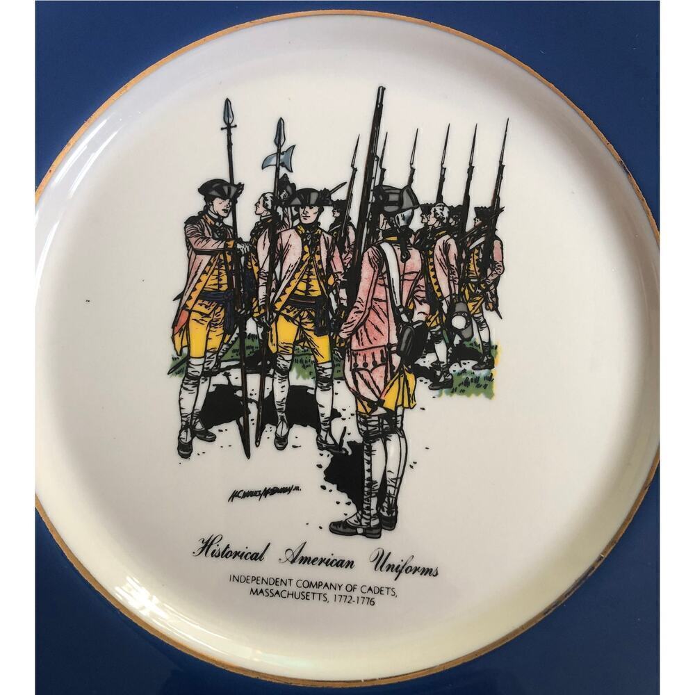 Vtg.US Ceramics Historical American Uniforms Set of 2 Collectors Plates 10.5" - Picture 3 of 9
